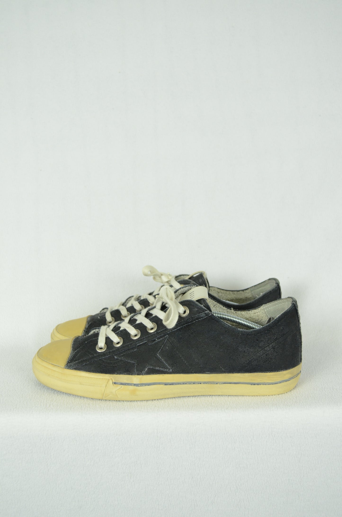 GOLDEN GOOSE